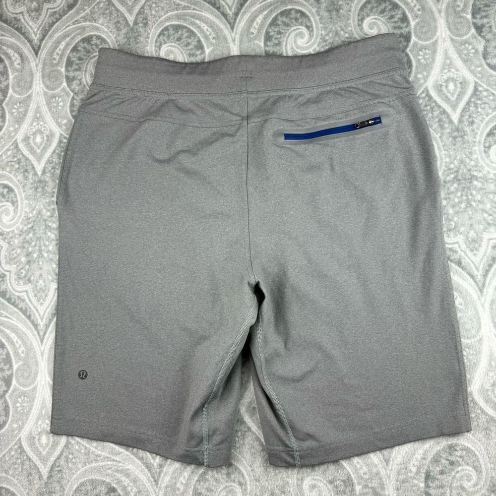Mens Lululemon Short - Picture 2 of 5